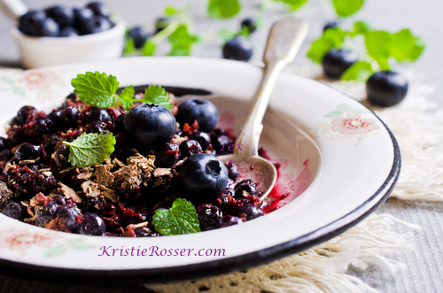 shutterstock_baked oatmeal with blueberries 379562791